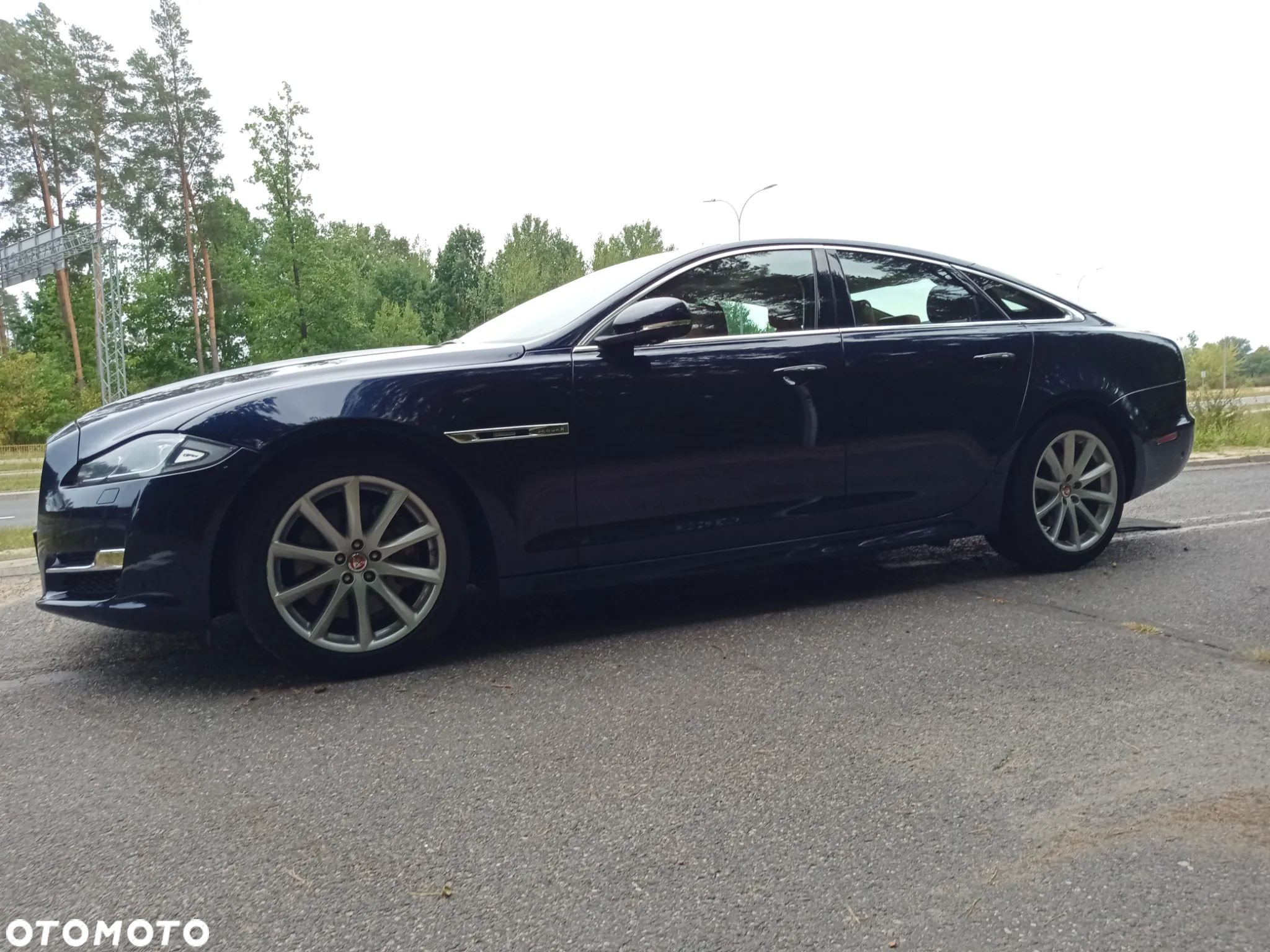 Jaguar XJ 3.0 T AWD R-Sport - 22