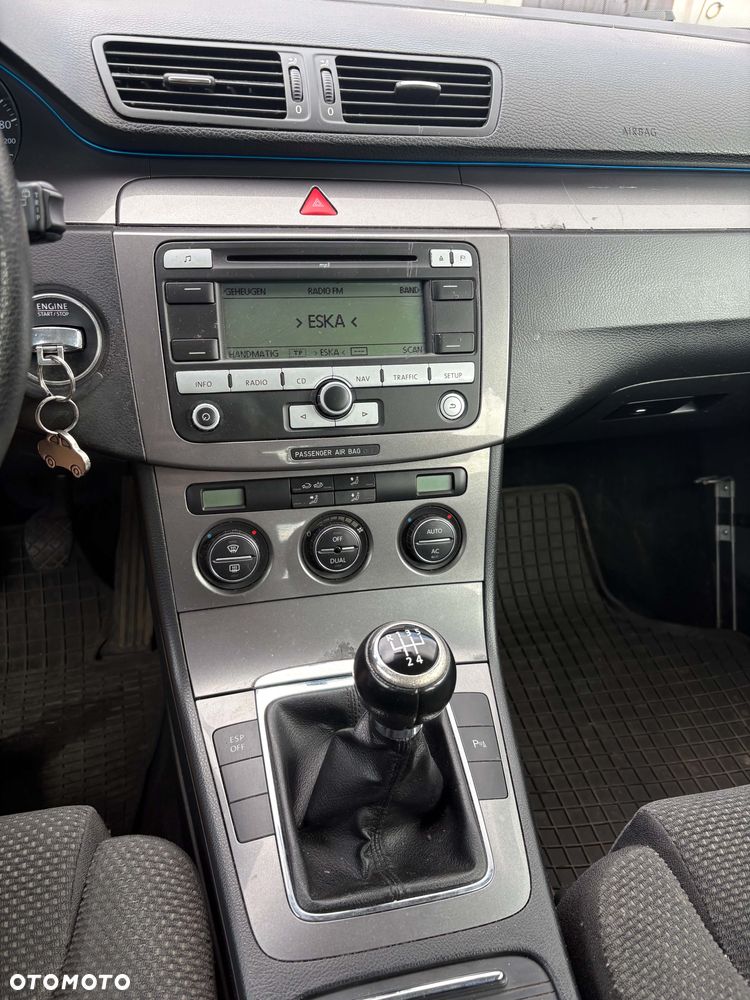 Volkswagen Passat 1.9 TDI Comfortline - 10
