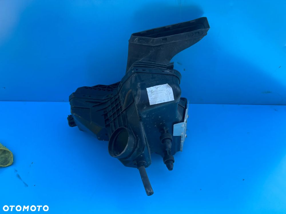 OBUDOWA FILTRA POWIETRZA AUDI A4 B8 8R0133837K 8K0183A