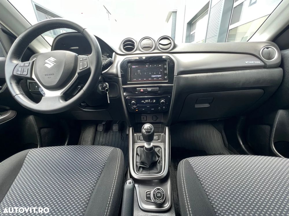 Suzuki Vitara 1.4 Boosterjet AllGrip MHEV Passion - 12