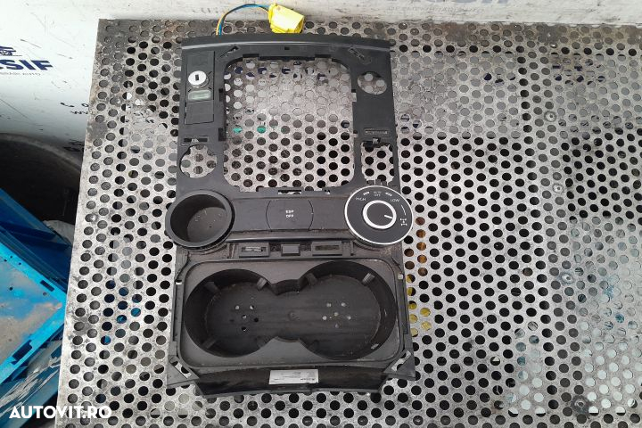 Consola centrala 7L6858602B Volkswagen VW Touareg generatia 1 7L  [di - 5