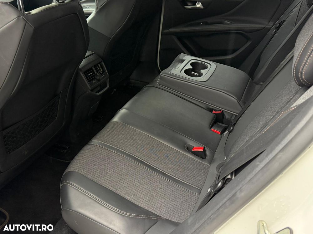 Peugeot 3008 1.2 PureTech Turbo S&S EAT6 GT-Line - 23