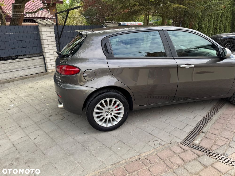 Alfa Romeo 147 1.9 JTD 16V M-Jet Progression - 4