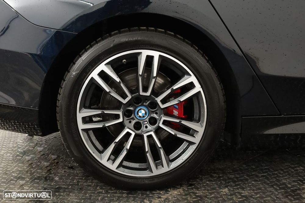 BMW i5 xDrive40 Edição Desportiva M - 5