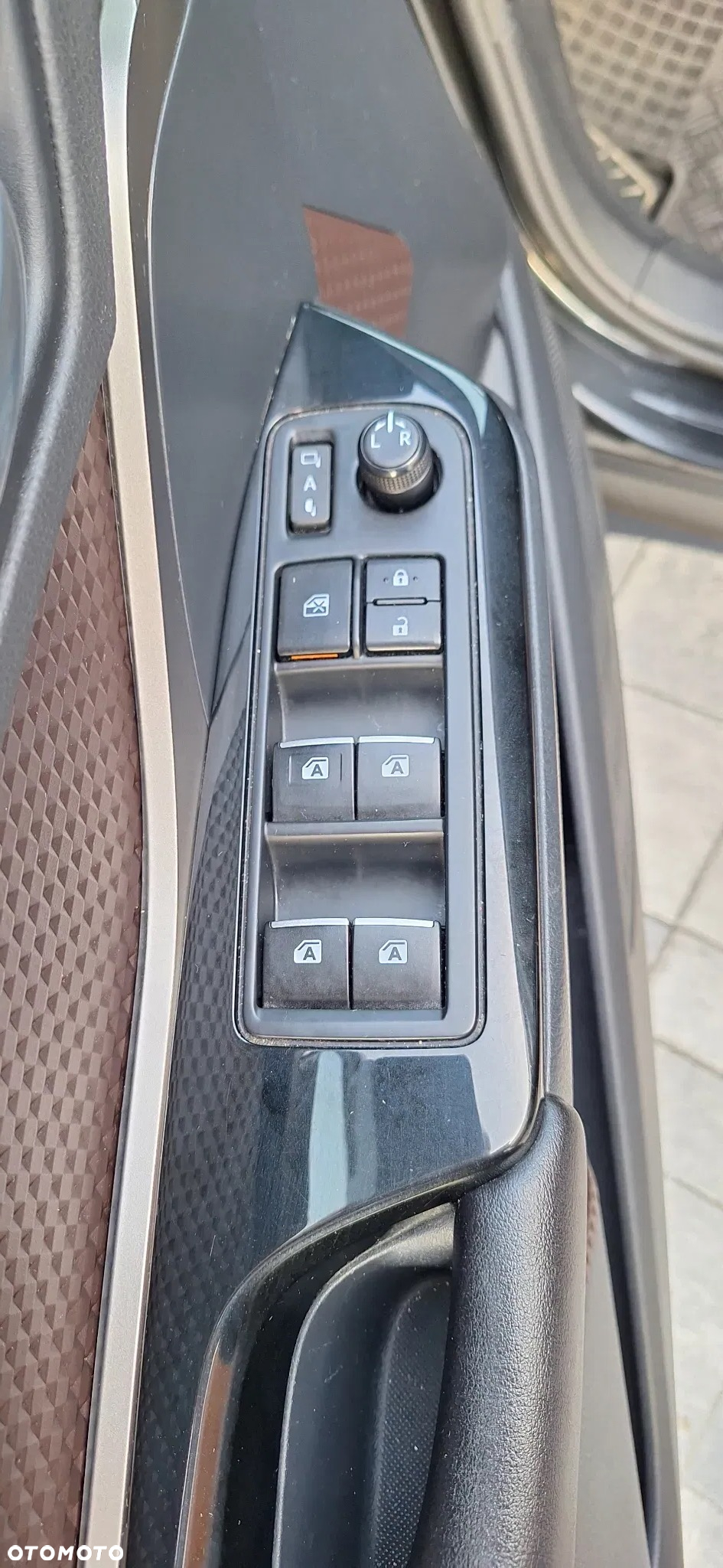Toyota C-HR 1.8 Hybrid Executive - 27