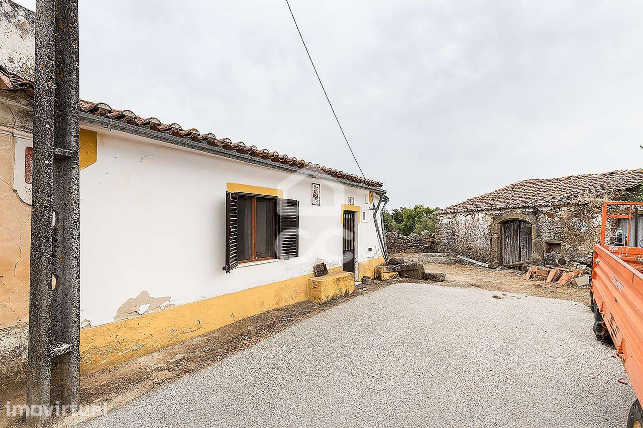 Conjunto de 2 Moradias T1 com Anexo e 750 m² de Terreno em Amieira do - Grande imagem: 2/57