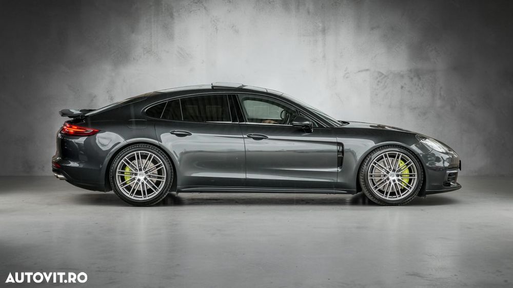 Porsche Panamera 4 E-Hybrid - 6