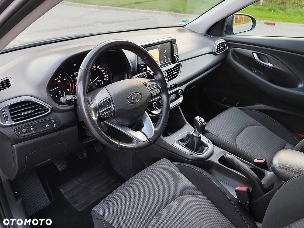 Hyundai i30 1.4 Intro Edition - 10