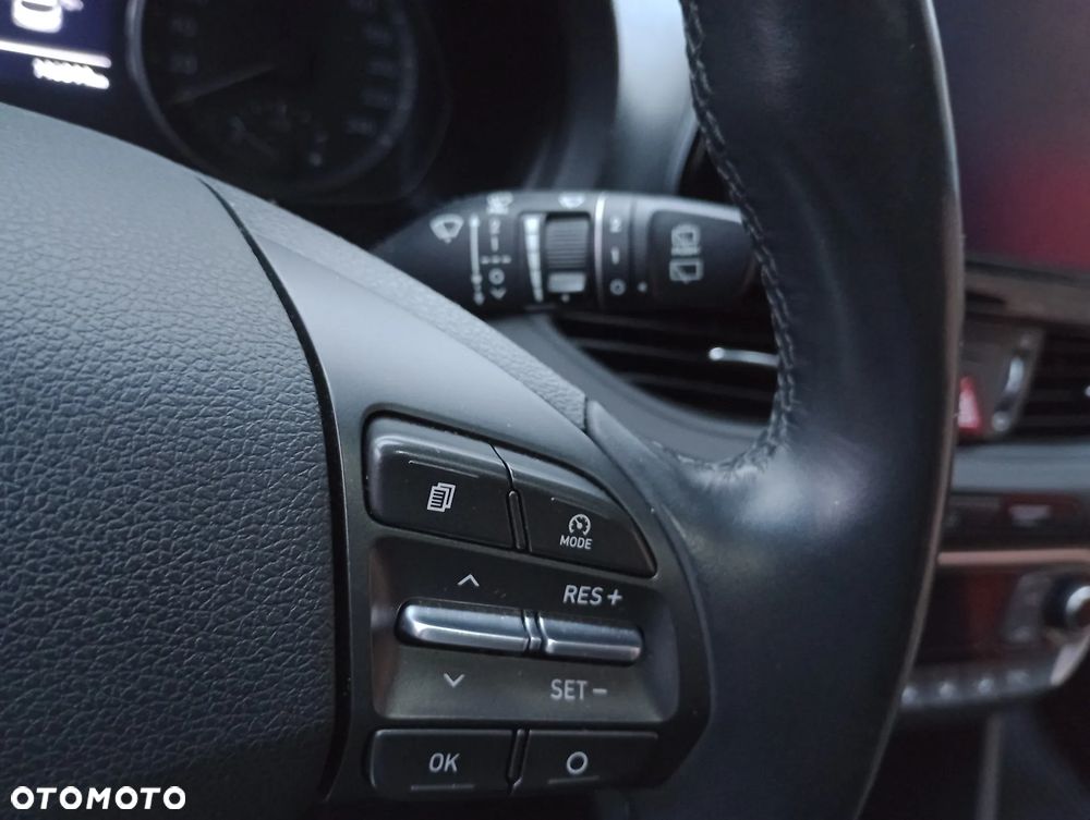 Hyundai i30 1.4 Premiere Comfort - 16