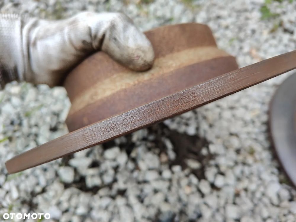 MERCEDES W211 Tarcze Hamulcowe Z Klockami Pełne Niewentylowane 2.2 2.7 - 16