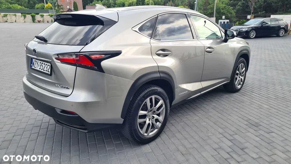Lexus NX 300h Comfort AWD - 5