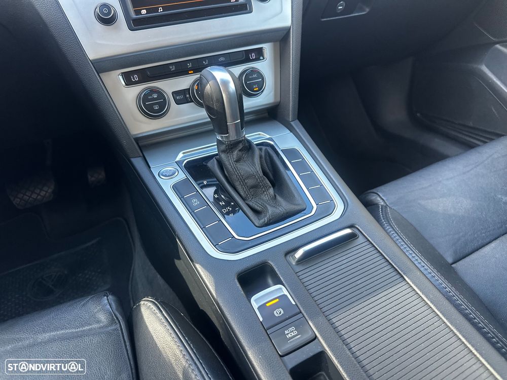 VW Passat Variant 2.0 TDi Confortline DSG - 20