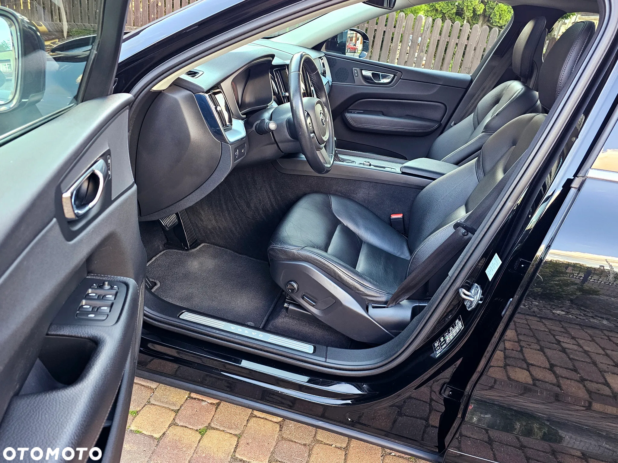 Volvo XC 60 D4 AWD Geartronic Momentum - 28