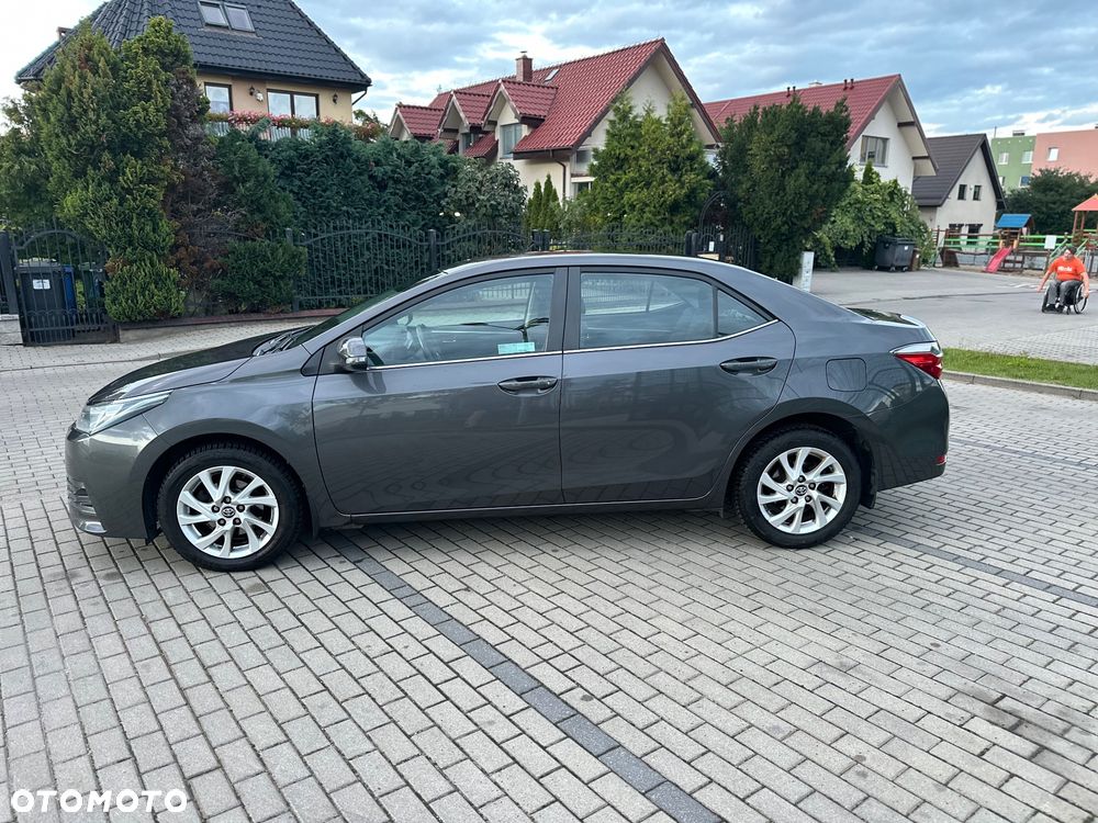 Toyota Corolla 1.6 Classic Plus - 3