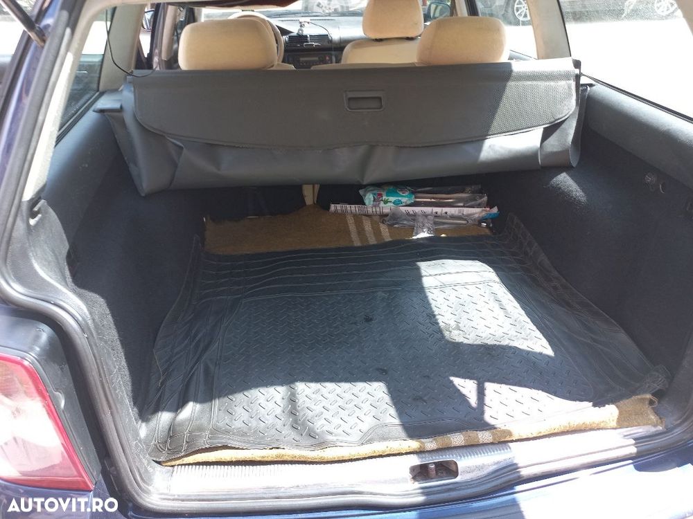 Volkswagen Passat 1.9TDI Highline - 9