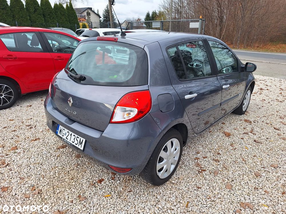 Renault Clio - 12