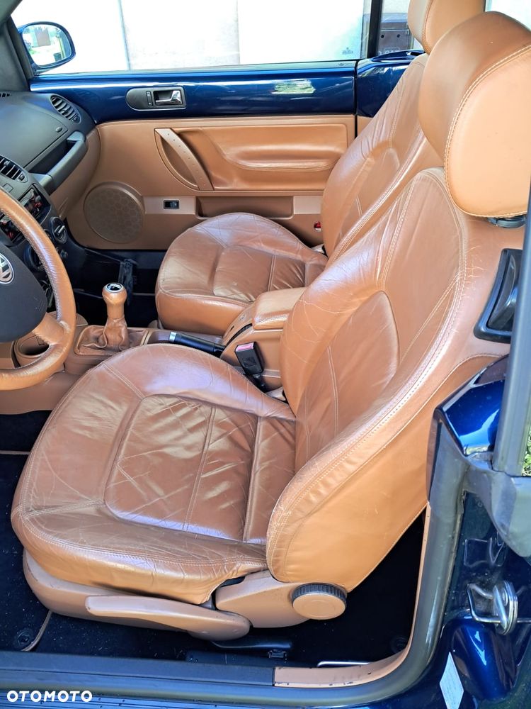 Volkswagen New Beetle - 12
