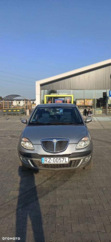 Lancia Ypsilon 1.2 8v - 5