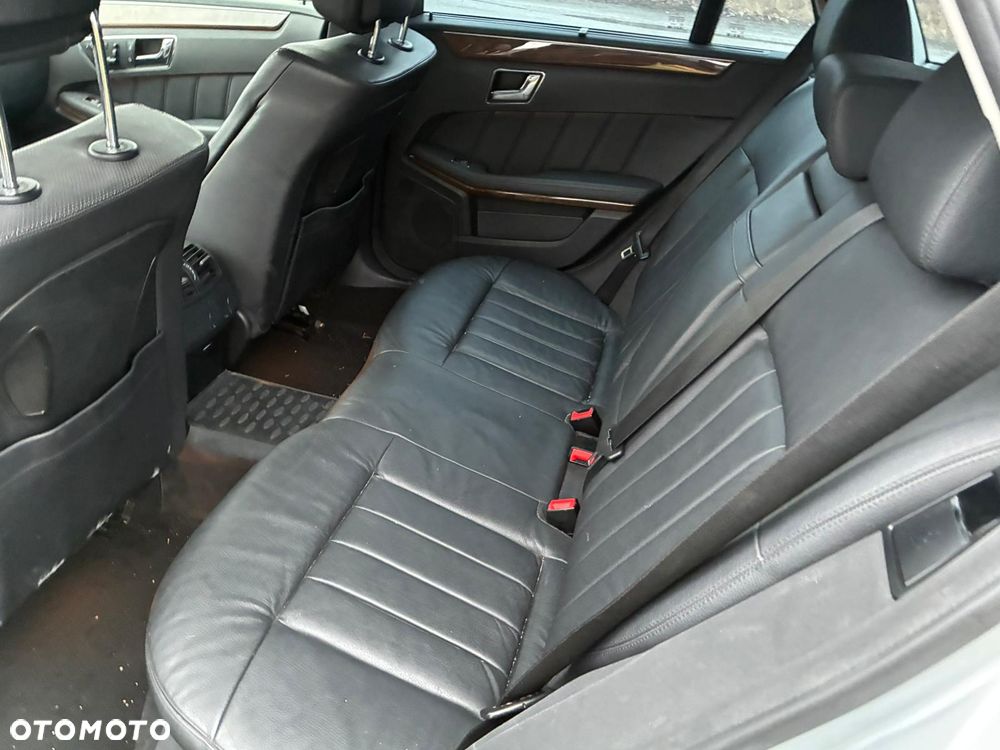 Mercedes-Benz Klasa E 350 CDI DPF 4Matic BlueEFFICIENCY 7G-TRONIC Avantgarde - 11