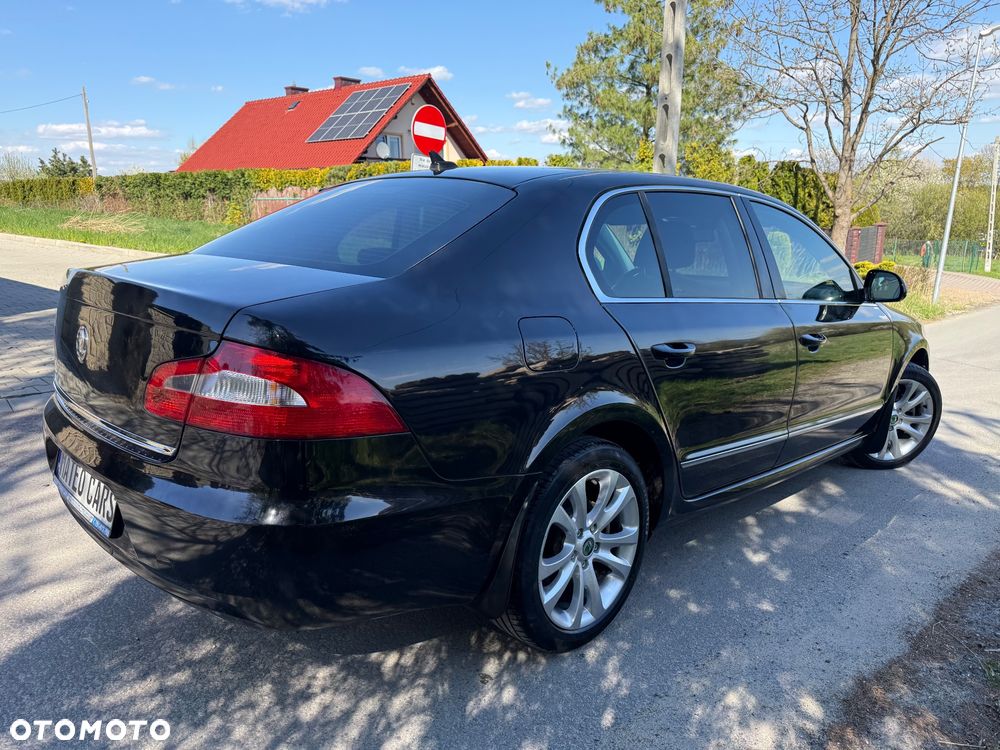Skoda Superb 2.0 TDI L&K DSG - 38