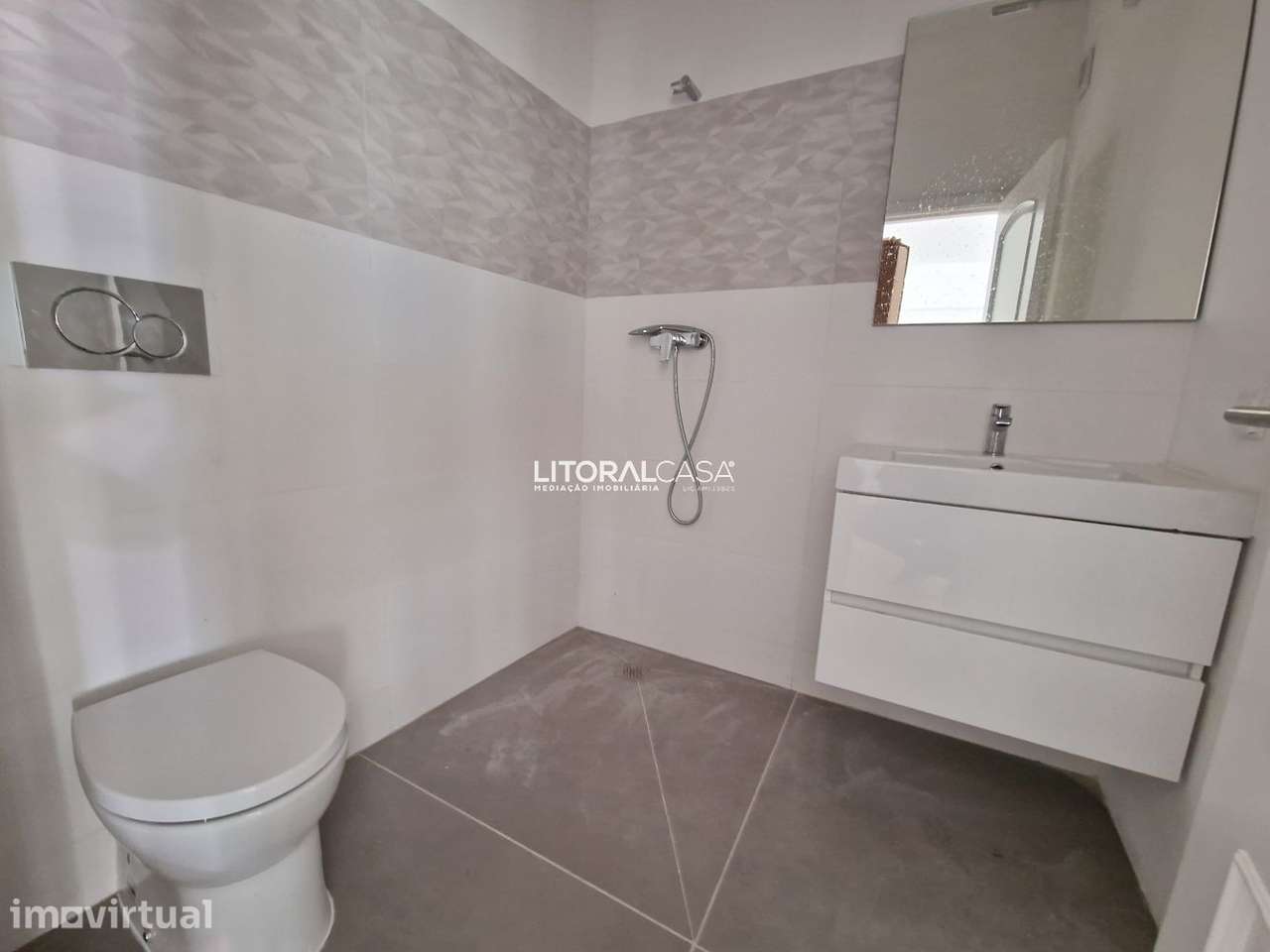 Quarto com despesas incluídas - Centro de Aveiro - Grande imagem: 3/19