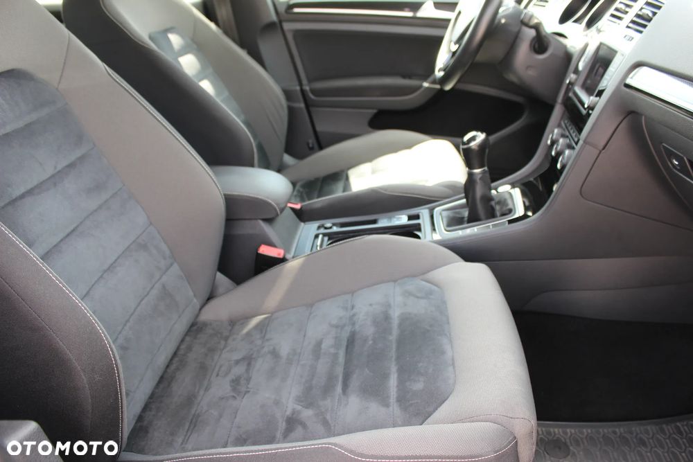 Volkswagen Golf 2.0 TDI SCR Comfortline - 9