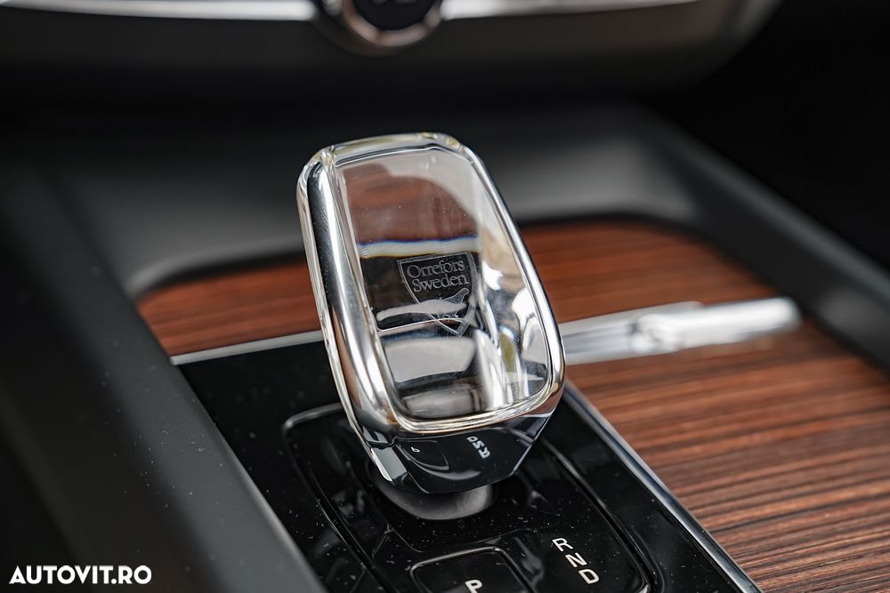 Volvo XC 60 Recharge T6 Twin Engine eAWD Inscription Expression - 13