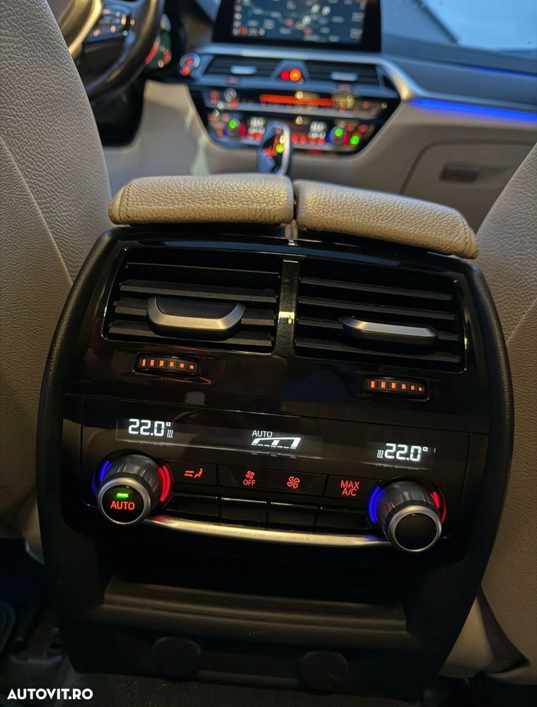 BMW Seria 5 520d Aut. Luxury Line - 9