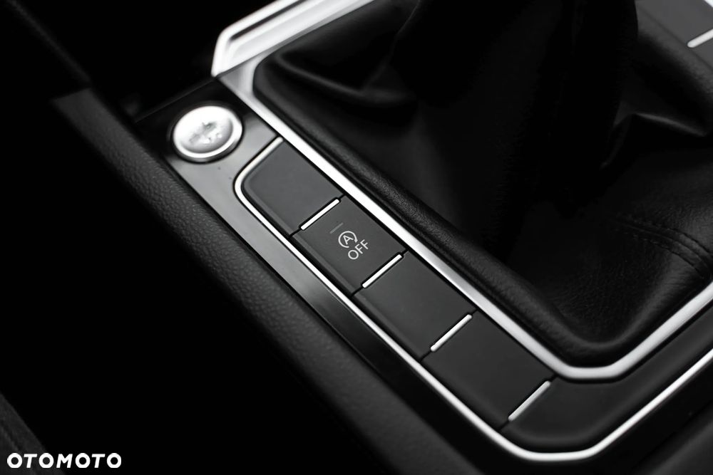 Volkswagen Passat 2.0 TDI SCR Highline - 27