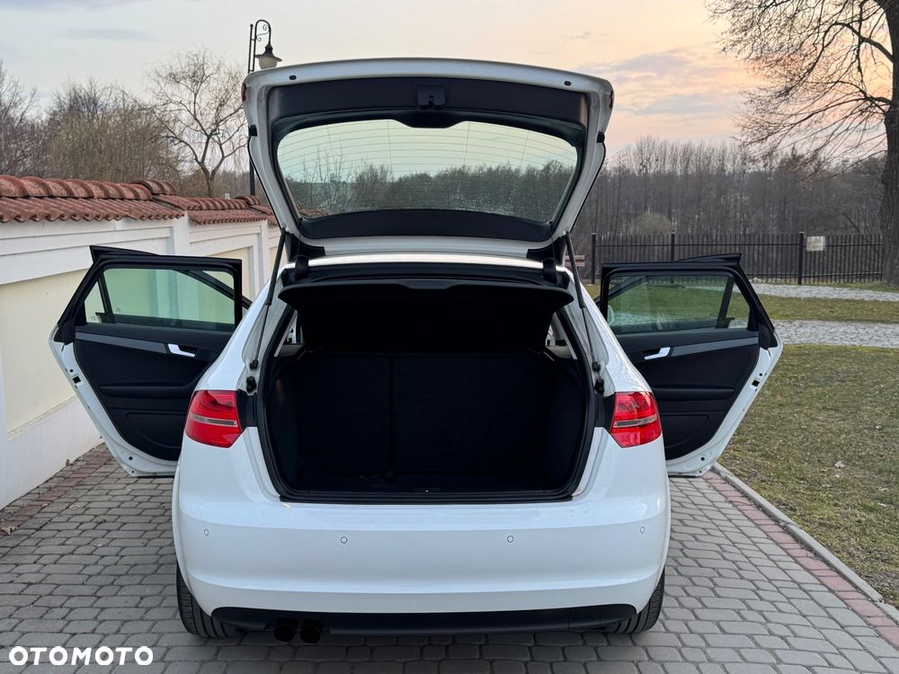 Audi A3 Sportback - 12