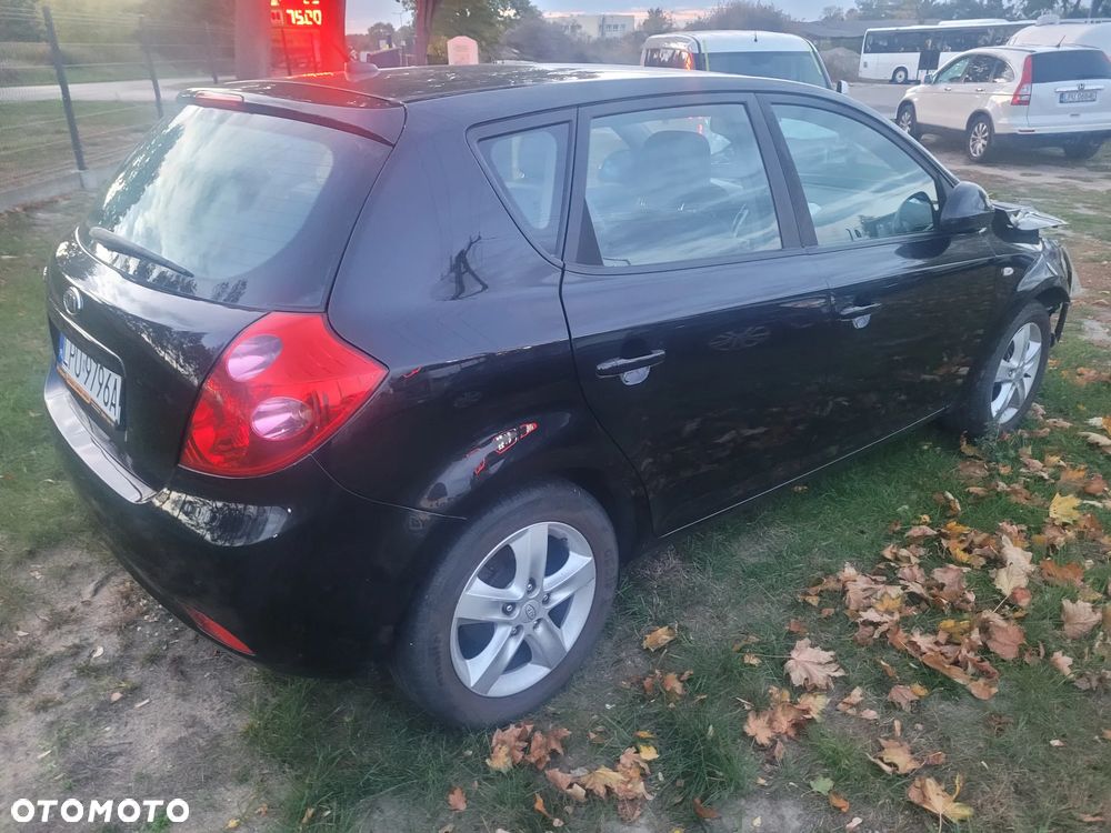 Kia Ceed 1.6 Comfort - 2