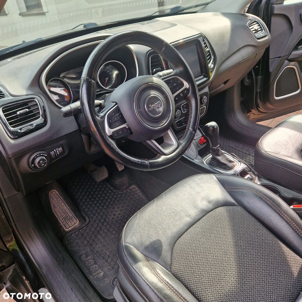 Jeep Compass - 8