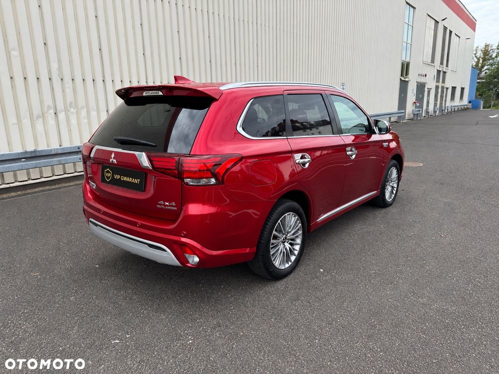 Mitsubishi Outlander - 4