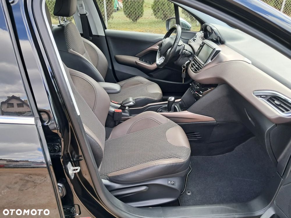 Peugeot 2008 e-HDi FAP 92 EGS6 STOP & START Allure - 19