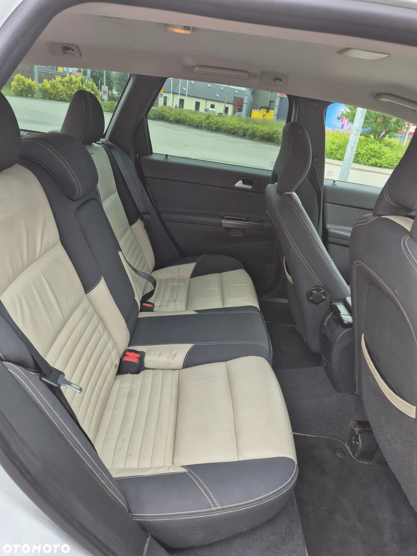 Volvo V50 D2 R-Design - 7