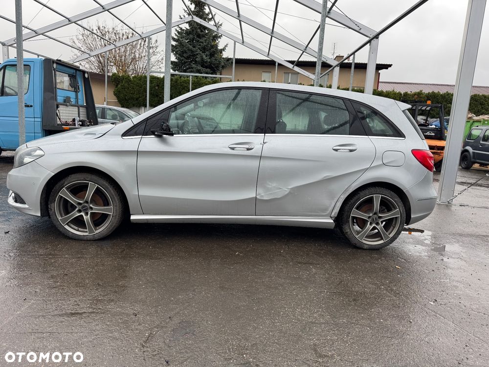 Mercedes-Benz Klasa B 180 BlueEFFICIENCY Edition Style - 6