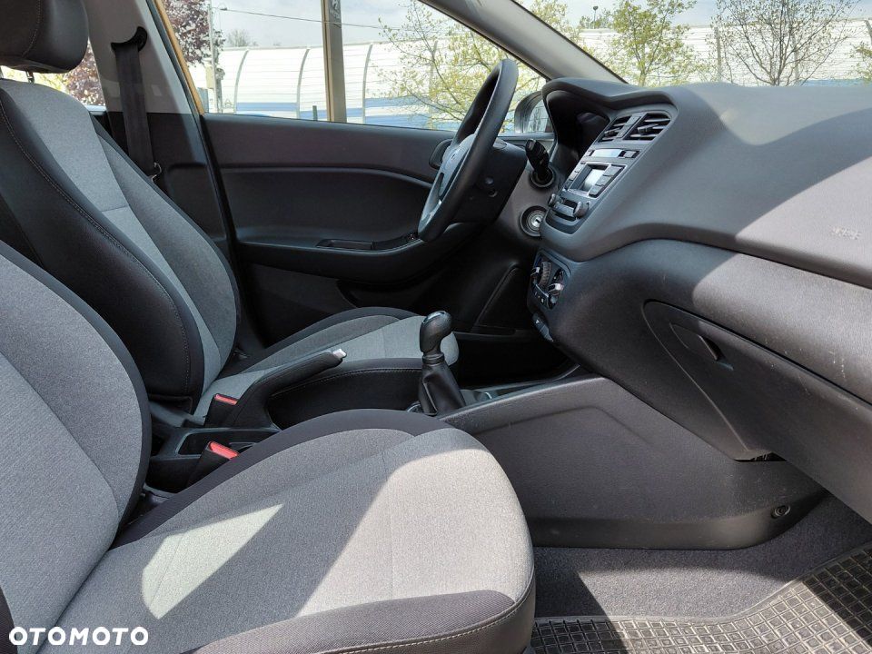 Hyundai i20 - 19