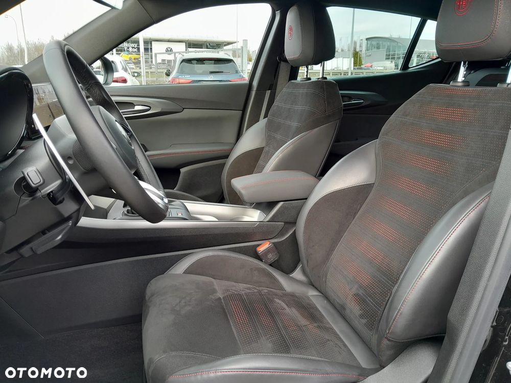 Alfa Romeo Tonale 1.5 T4 GSE mHEV Veloce DCT - 9