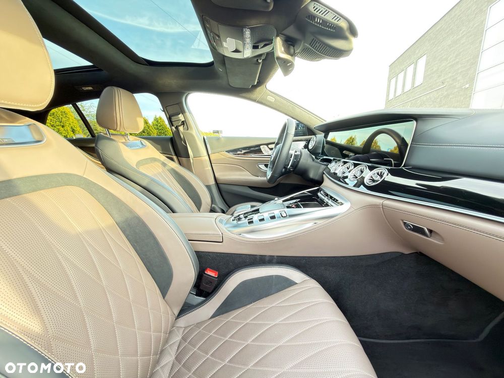 Mercedes-Benz AMG GT 53 4-Matic+ - 38