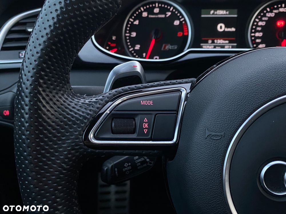 Audi RS4 Avant Standard - 22