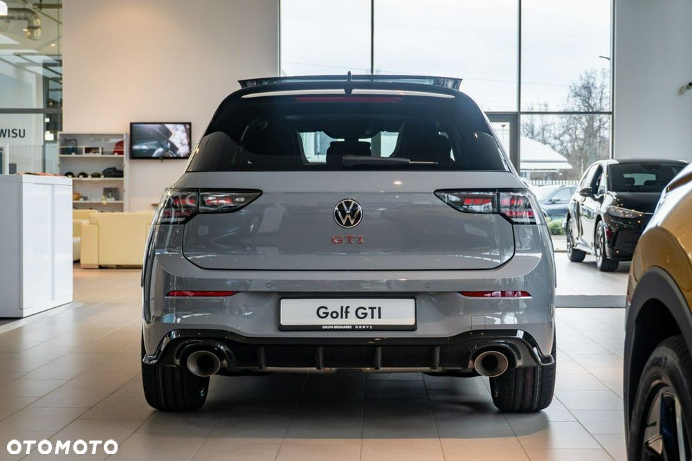 Volkswagen Golf - 10