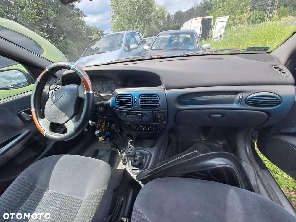 Renault Megane I FL (99-02r.) 1.9 DTI 80KM. Silnik F9Q 744 Skrzynia JB3 972 . Cały na części. GWARANCJA !!! Przód Tył Zestaw Komplet Drzwi Klapa Zderzak Błotnik Maska Grill Atrapa Szyba Pas Lampa Lusterko Boczki Fotel Kanapa Kokpit Deska Rozdzielcza Przełącznik Włącznik Sterownik Przewody Wiązka Instalacja Moduł Komputer Czujnik Listwa Pompa Alternator Wtryski Głowica Rozrusznik Kompresor Sprzęgło Dwumas Silnik Skrzynia ABS Klimatyzacji Paliwa Wspomagania Kolektor Turbina Przepustnica Zawór Chłodnica Koło Hak Belka Sanki Zawieszenie Mcpherson Półoś Amortyzator Wydech Tłumik Zacisk Most - 7