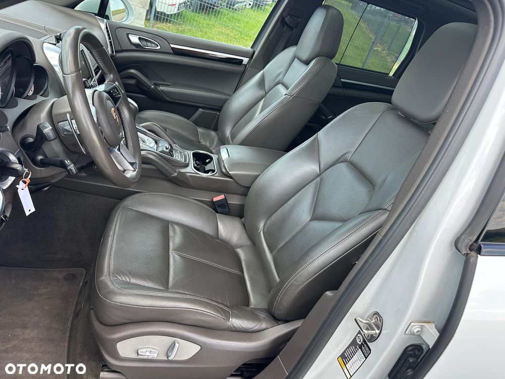 Porsche Cayenne S Platinum Edition - 14