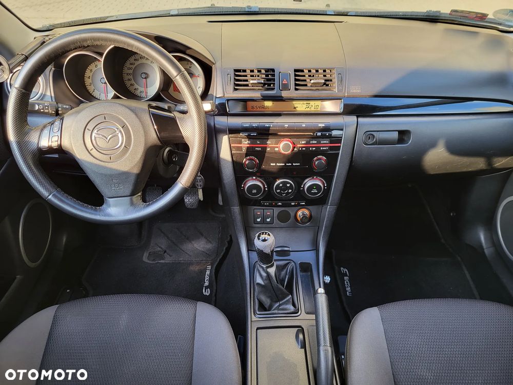 Mazda 3 1.6 Active + - 23