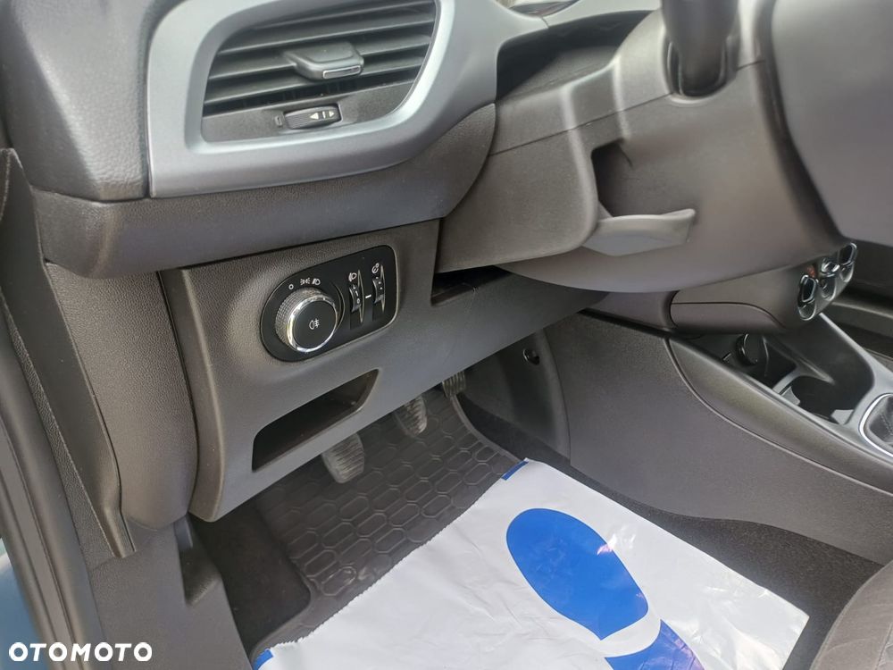 Opel Corsa - 16