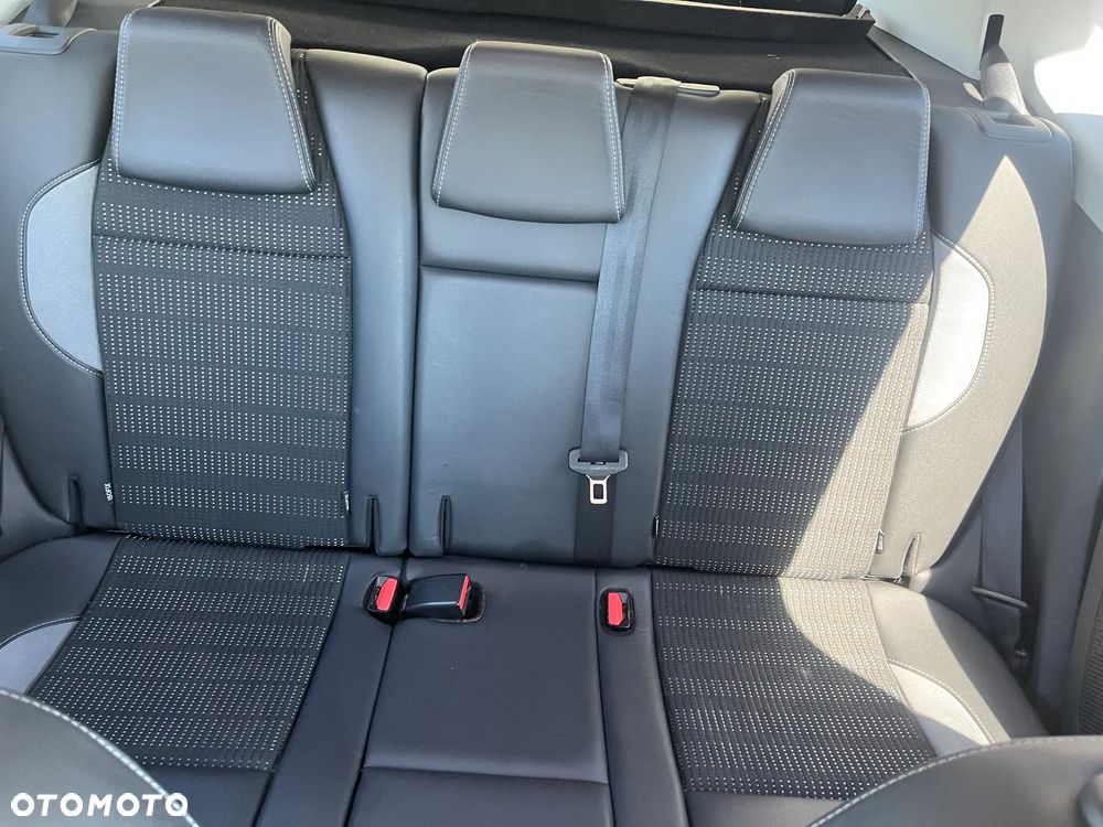 Peugeot 2008 - 9