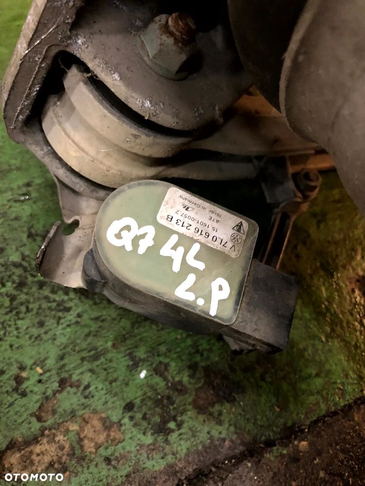 AUDI Q7 4L VW TOUAREG 7L CZUJNIK POZIOMOWANIA LEWY PRZÓD PRZEDNI 7L0616213B