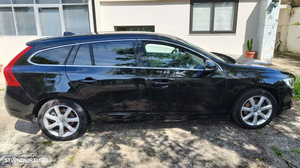 Volvo V60 2.0 D3 Momentum - 5