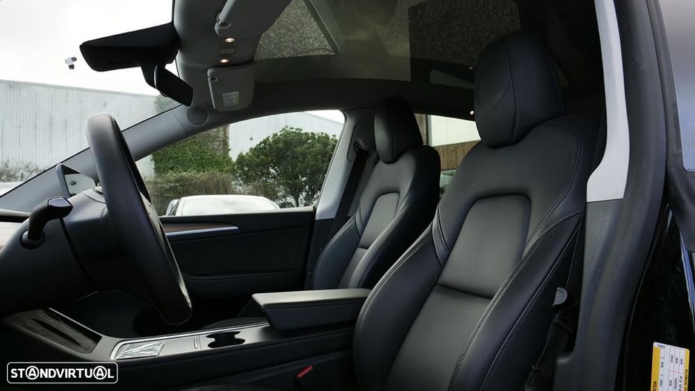 Tesla Model Y Long Range Dual Motor AWD - 19