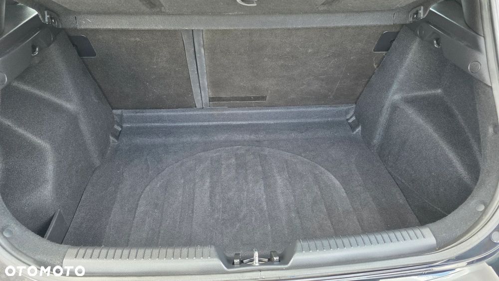 Hyundai i30 1.4 Fifa World Cup Edition - 24